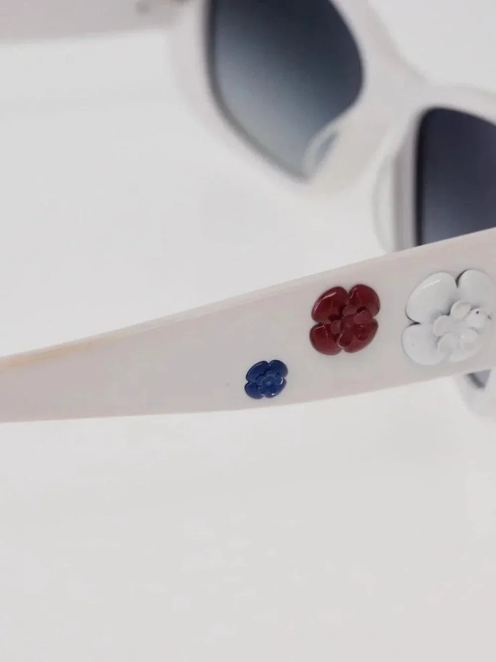 CHANEL Camelia Sunglasses Plastic White 5186-A CC Auth 176109A